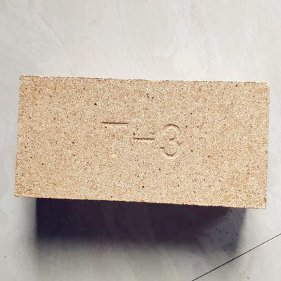 00.1% SiC 및 0.1% CaO 함유 알루미나 불열 단열을 위한 화력 점토 벽돌
