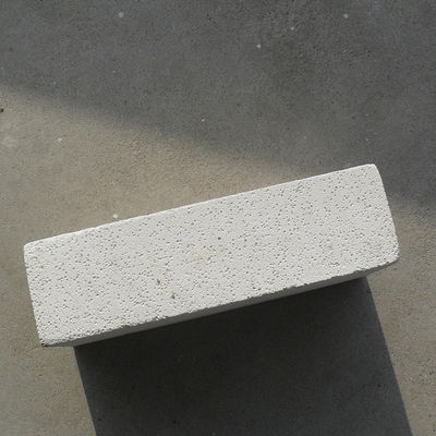 고 알루미나 백 벽돌 가벼운 화염 점토 단열 대량 밀도 ≤0.5-1.3g/cm3